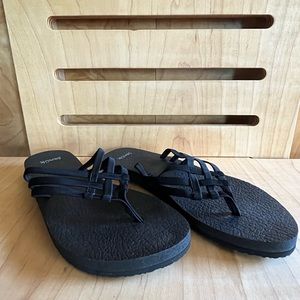 Sanuk Flip Flops NWOT